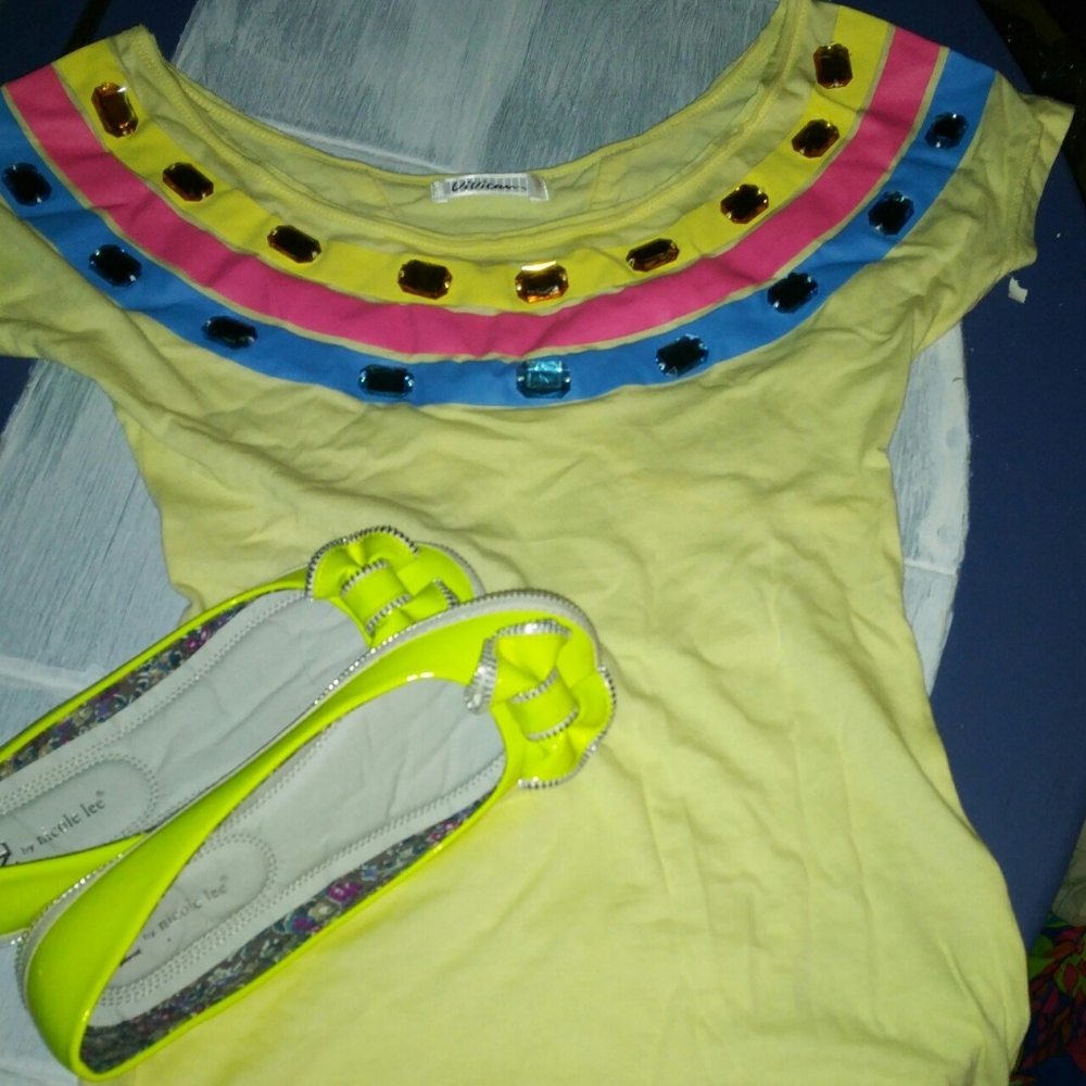 🌞🌞 flats and coordinating top in YELLOW